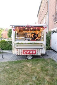 Foodtruck ZVRK installé pour un événement à Bruxelles