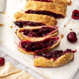 Strudel aux cerises ou aux pommes
